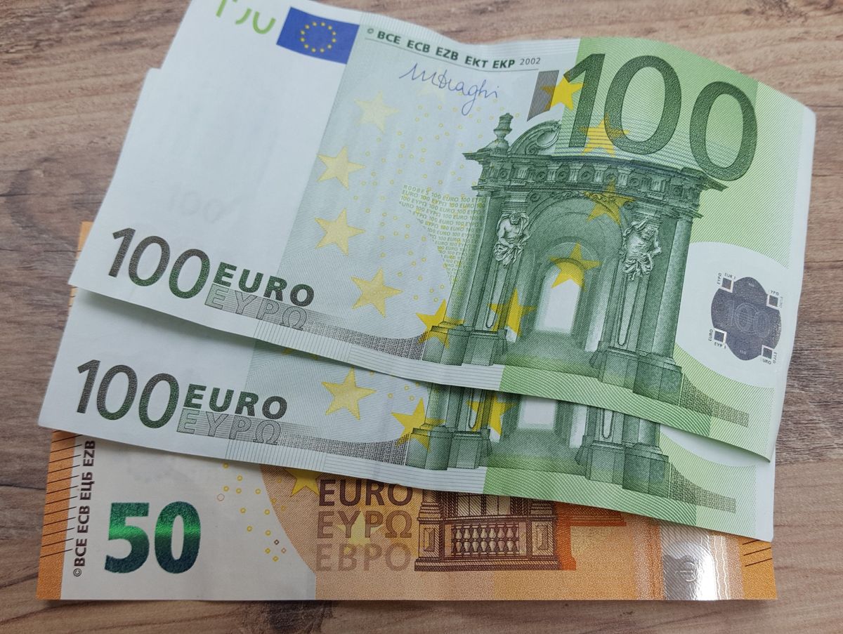 250 euro