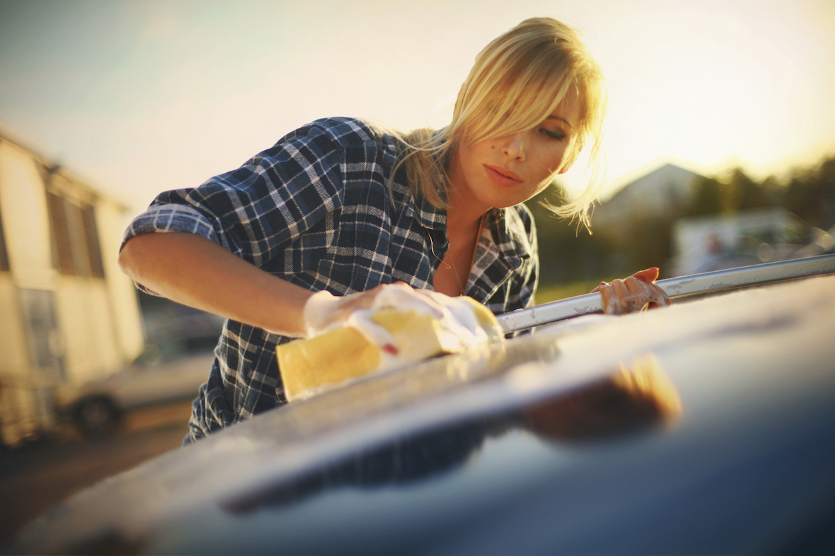 come-eliminare-resina-auto