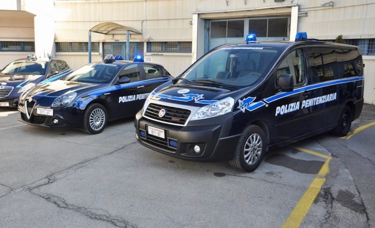 Polizia penitenziaria auto