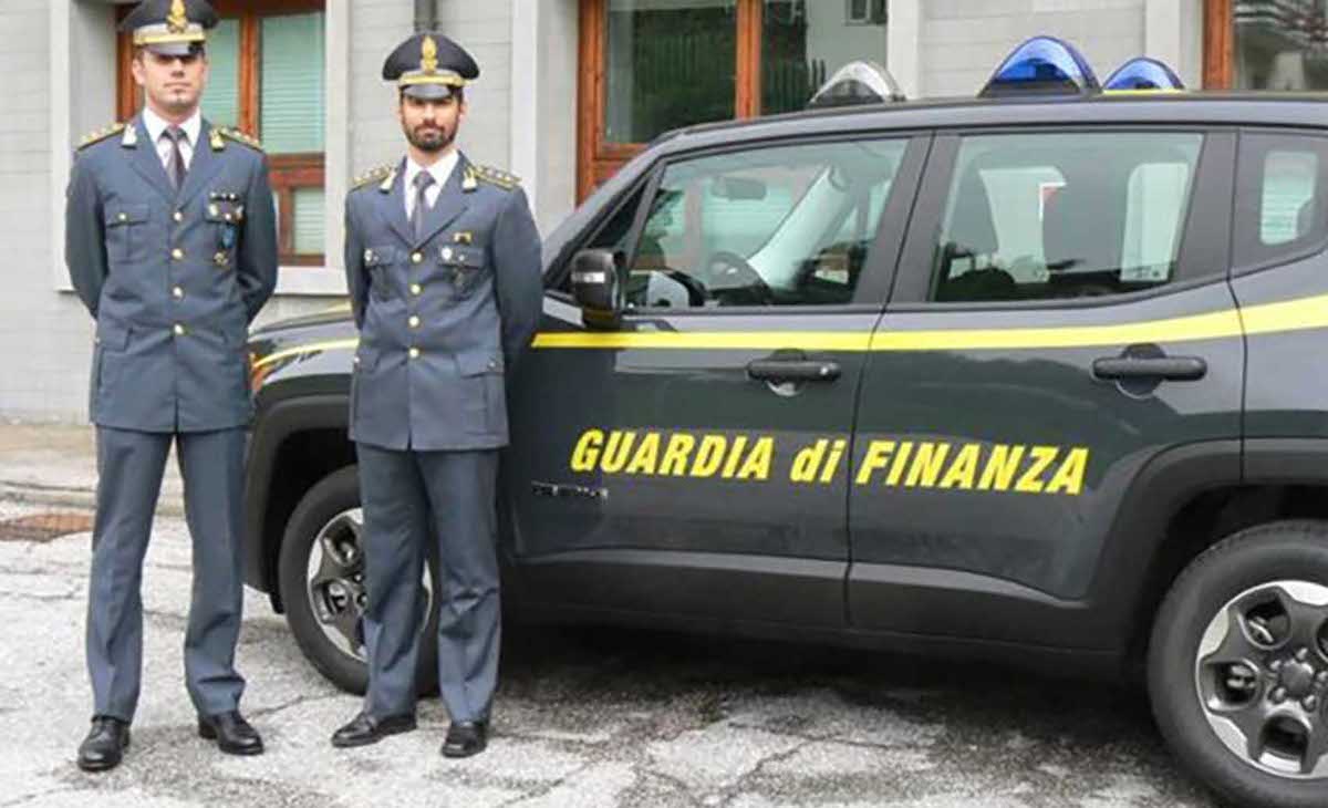 Agenti Guardia di finanza