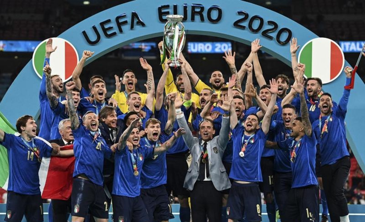 Francobollo Campioni d'Europa di calcio 2020