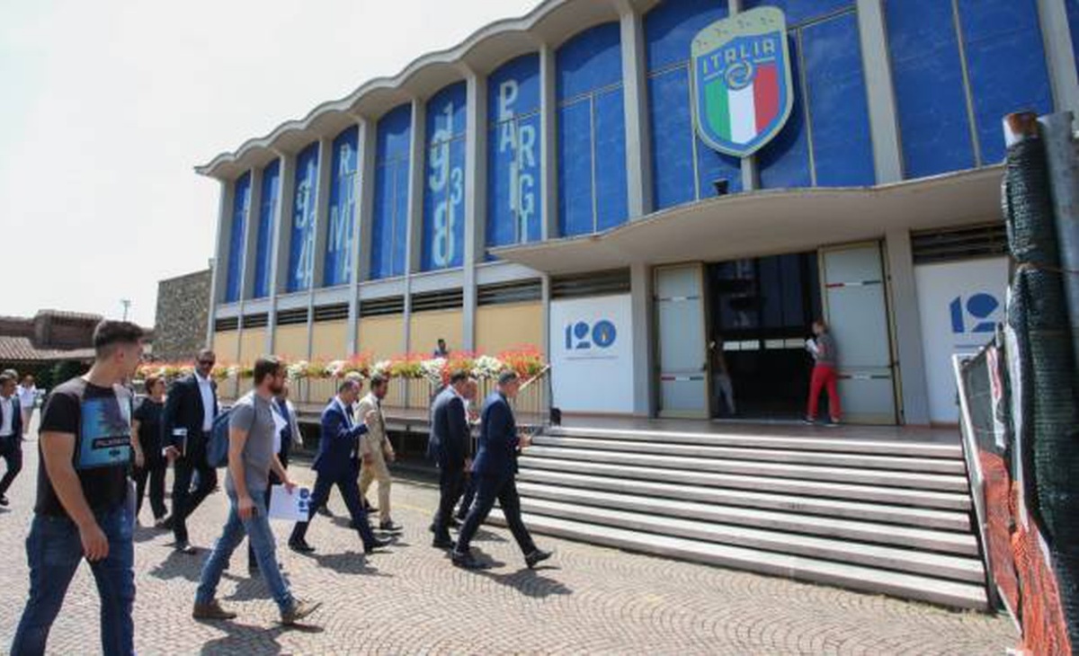 Francobollo Centro Tecnico Federale di Coverciano