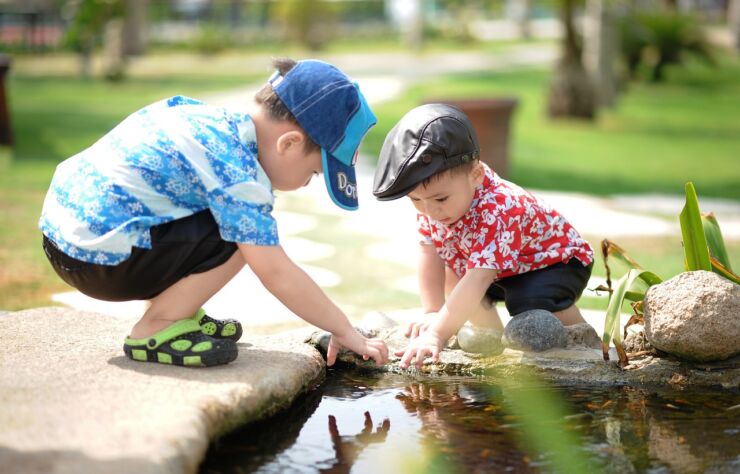 Bonus prima infanzia, bimbi che giocano